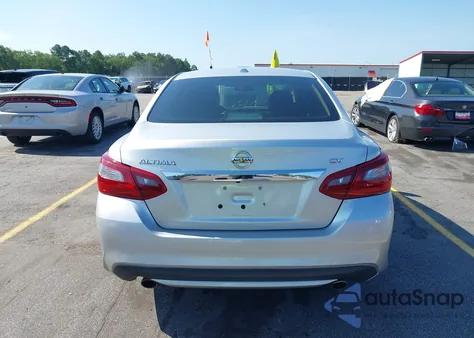 2018 Nissan Altima 2.5/S/Sv/Sl/Sr z USA, uszkodzony, nr VIN 1N4AL3AP0JC246884